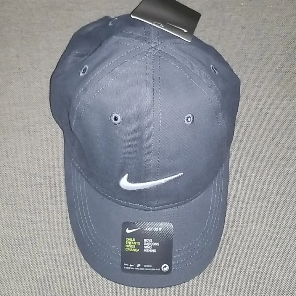 NIKE Gray Adjustable Child Hat